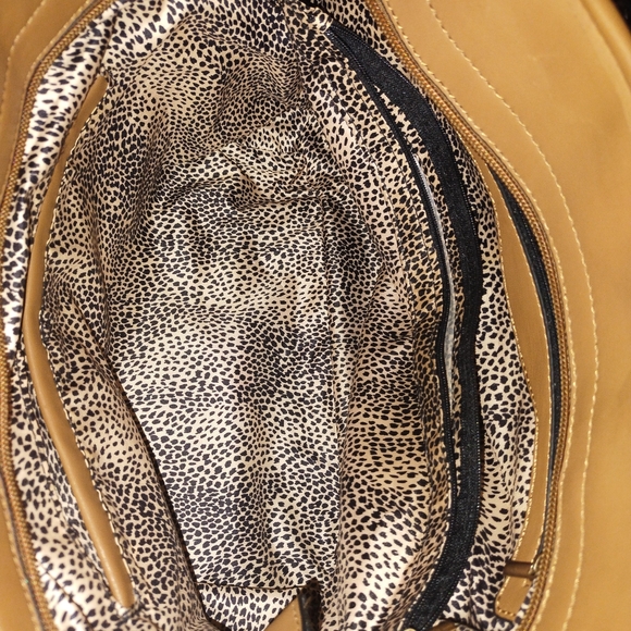 Tote - Picture 6 of 7